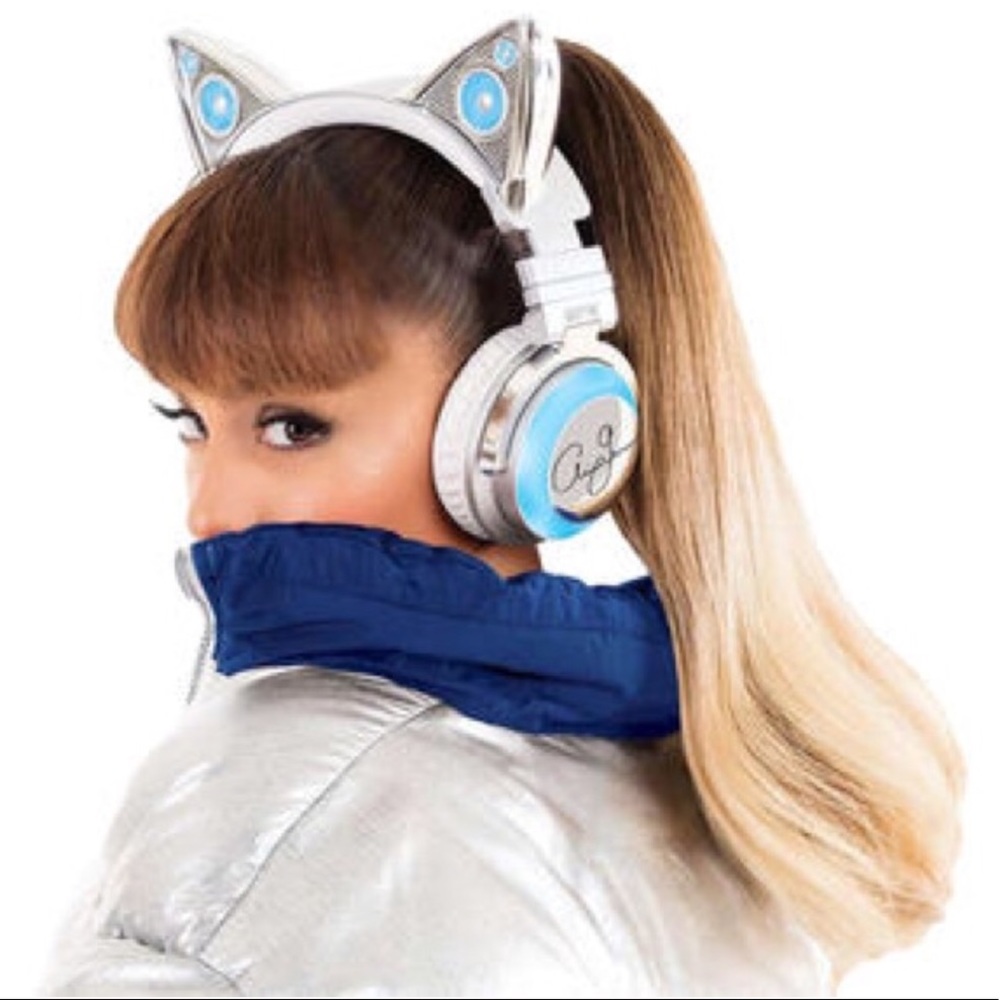 ✨ New Limited Edtion Ariana Cat Ear Headphones. ✨